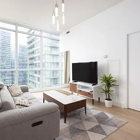 Newly Renovated Cozy Condo/Union Station